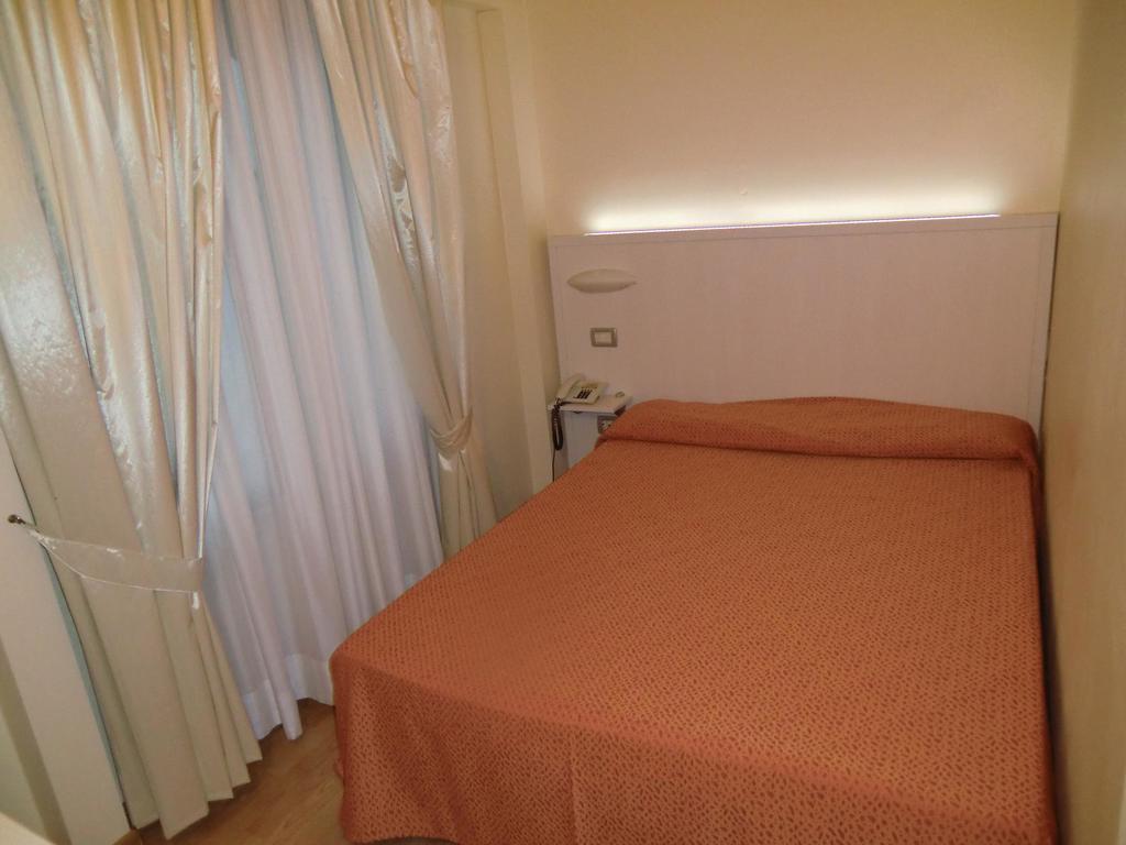 Hotel Cristoforo Colombo Osimo Esterno foto