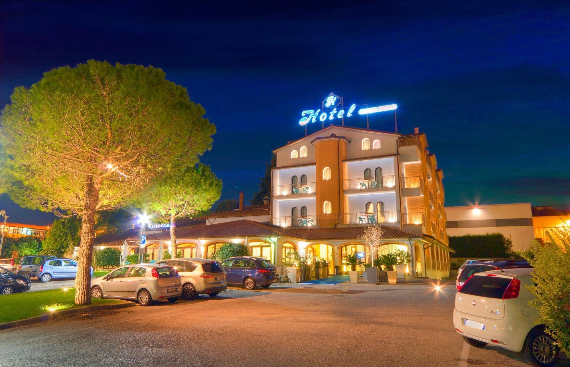 Hotel Cristoforo Colombo Osimo Esterno foto