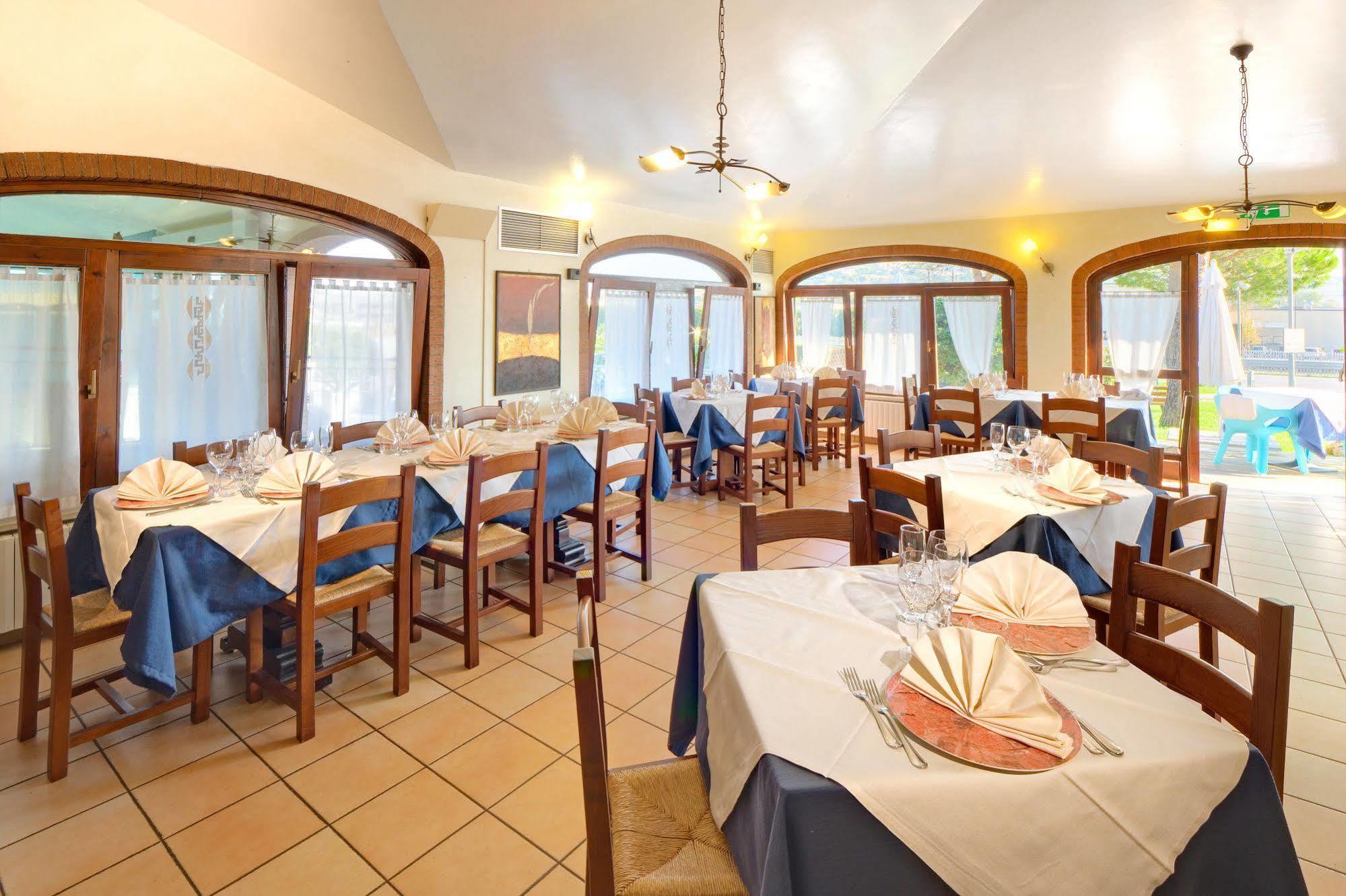 Hotel Cristoforo Colombo Osimo Esterno foto